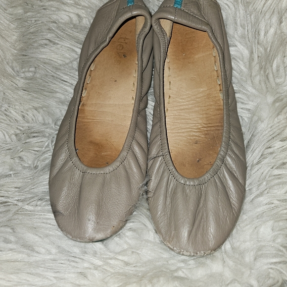 Taupe Tikes Size 8 - Picture 1 of 5